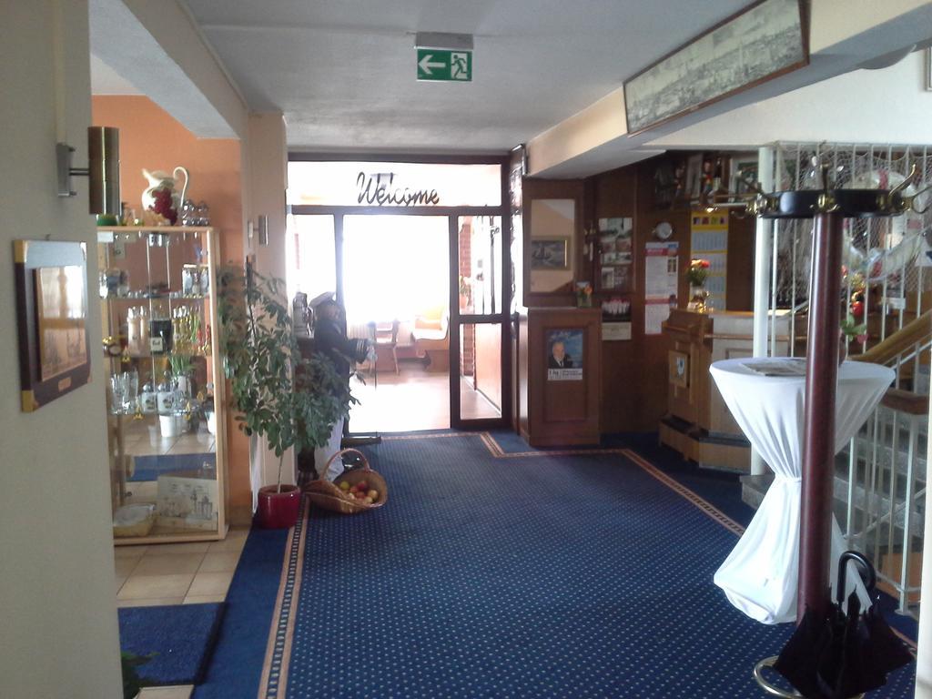 Hotel Bertramshof Wismar Bagian luar foto