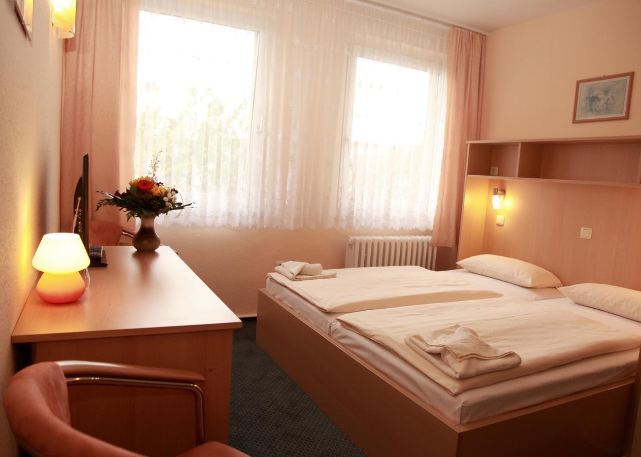 Hotel Bertramshof Wismar Bagian luar foto